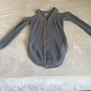 Sweater off shoulder